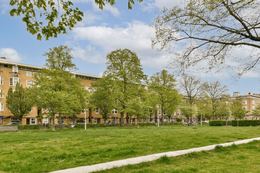 Amsterdam 
Zuid
Wonen
Ruim
Gerenoveerd
Kindvriendelijk
Tuin 
Stadionbuurt
erfpachtgrond
verhuizen
groot
luxe
