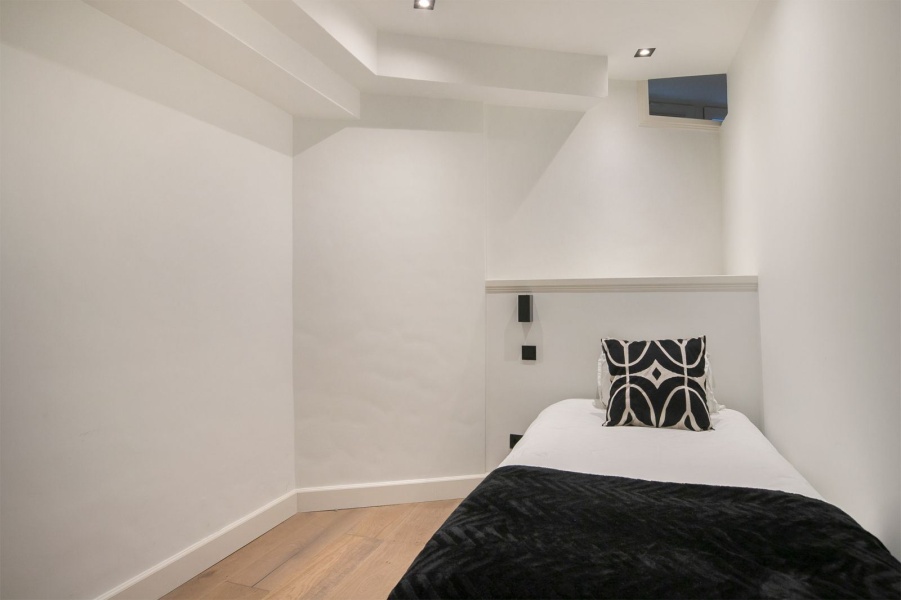 furnished
gemeubileerd
3 slaapkamers
luxury
high-end
amsterdam
centrum
de pijp
per direct beschikbaar 
available
